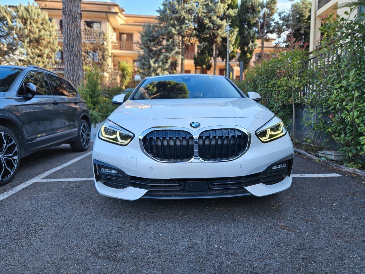 Bmw 118 118d 5p. Business Advantage