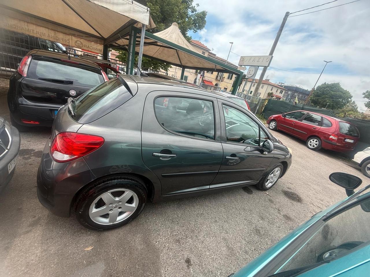 Peugeot 207 Peugeot 207 1.4 8V 75CV 5p.