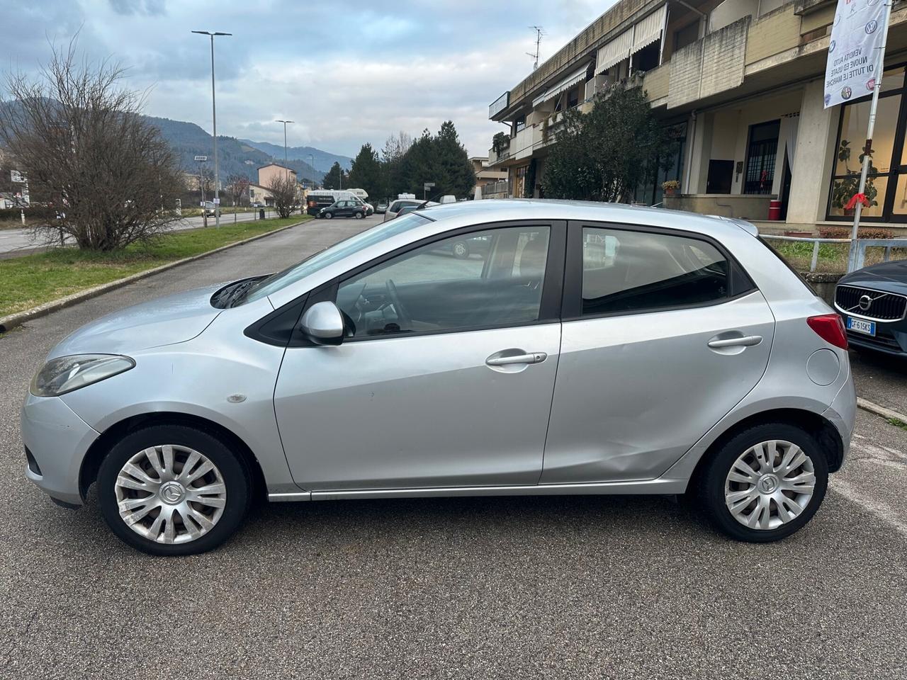 Mazda 2 1.4 TD 68CV 5p. Fun ok neo patentati
