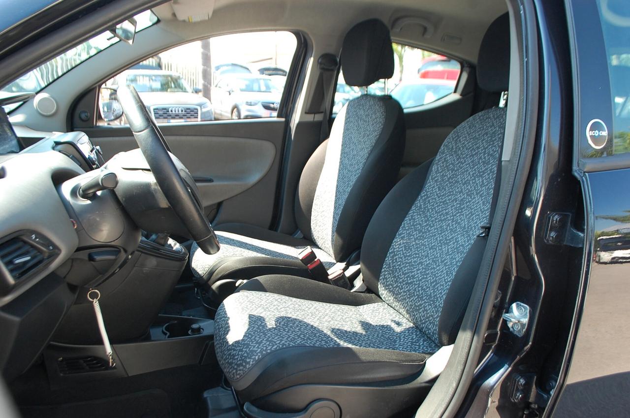 Lancia Ypsilon 1.2 8v Silver ecochic Gpl 69CV Uff Italy Lega