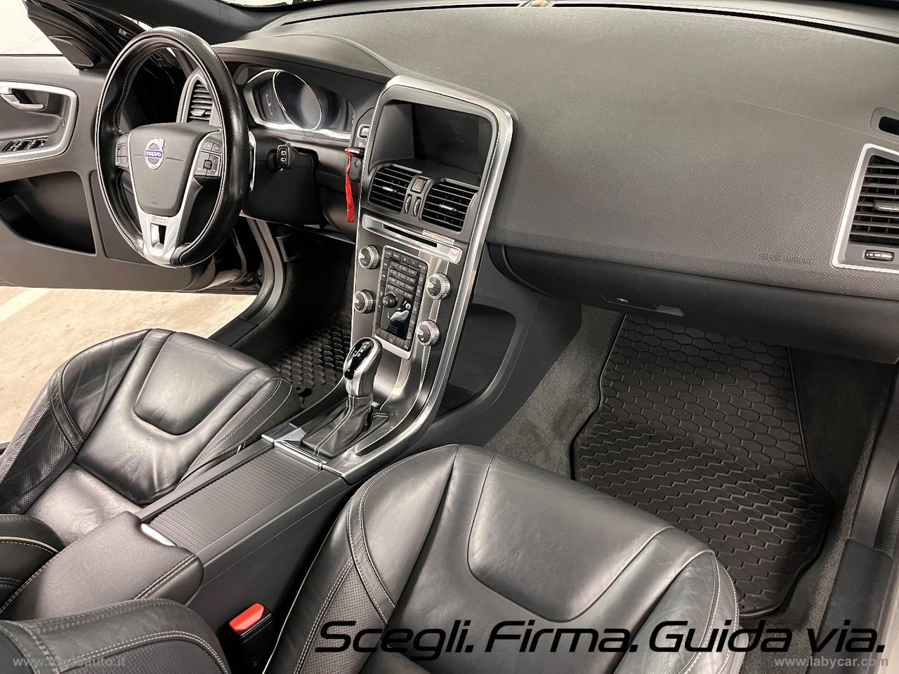 VOLVO XC60 2.4 D4 4X4 AUTOMATICA R-DESIGN EURO6