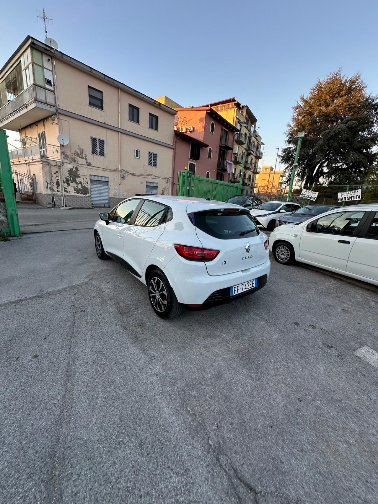 Renault Clio 1.2 75CV 5 porte Zen