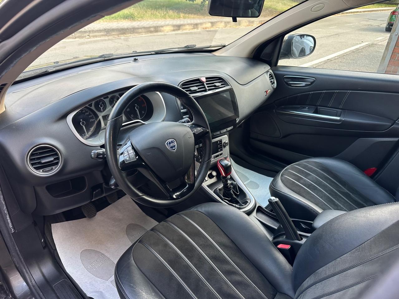 Lancia Delta 1.6 MJT DPF 105 CV Gold