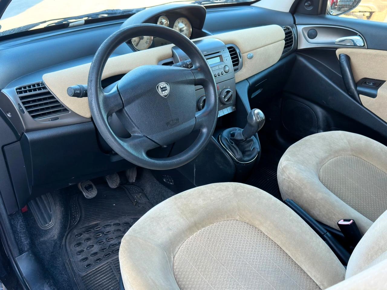 Lancia Ypsilon 1.3 MJT 70 CV Argento