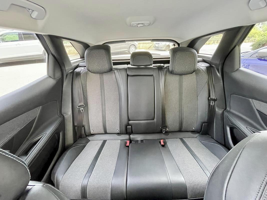 Peugeot 3008 BlueHDi 130 S&S EAT8 Allure Pack - Automatica (Auto Aziendale fatturabile con iva deducibile) Pari al nuvo