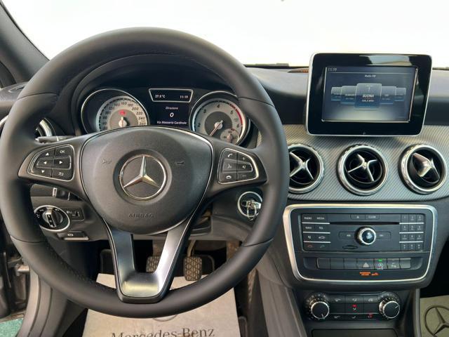 MERCEDES-BENZ GLA 200 d Automatic Business