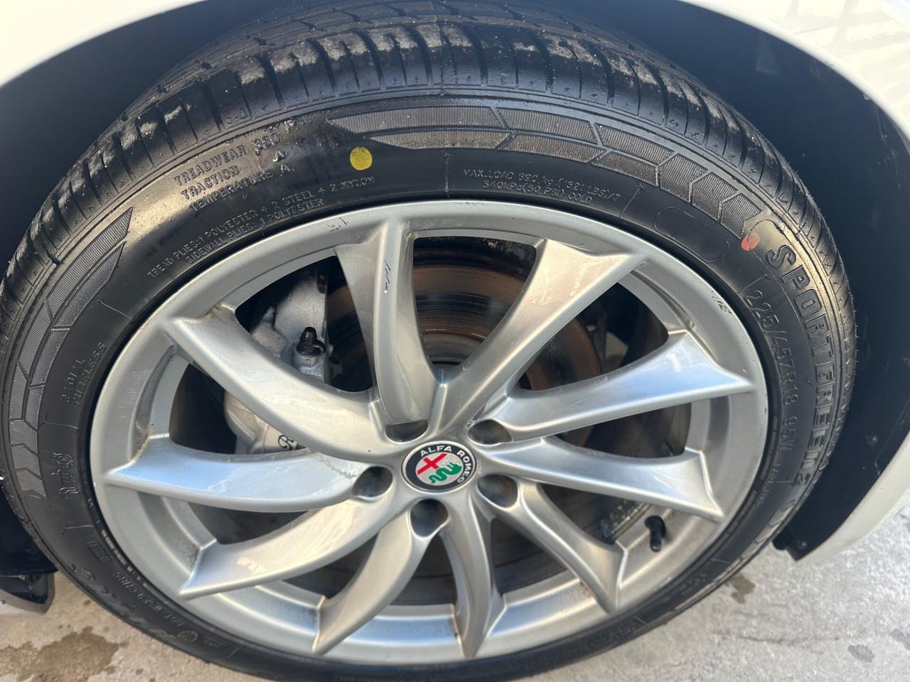 Alfa Romeo Giulia 2.2 Turbodiesel 150 CV Business Launch Edition