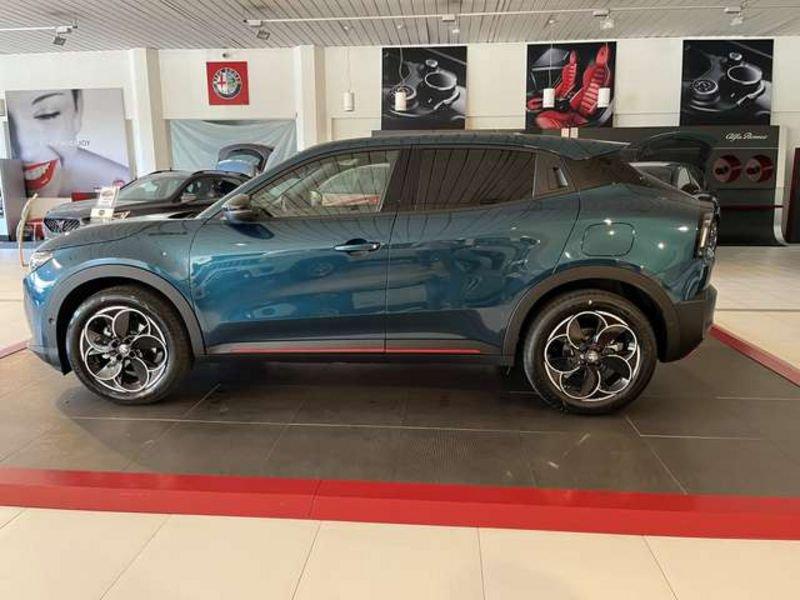 Alfa Romeo Junior BEV elettrica Speciale