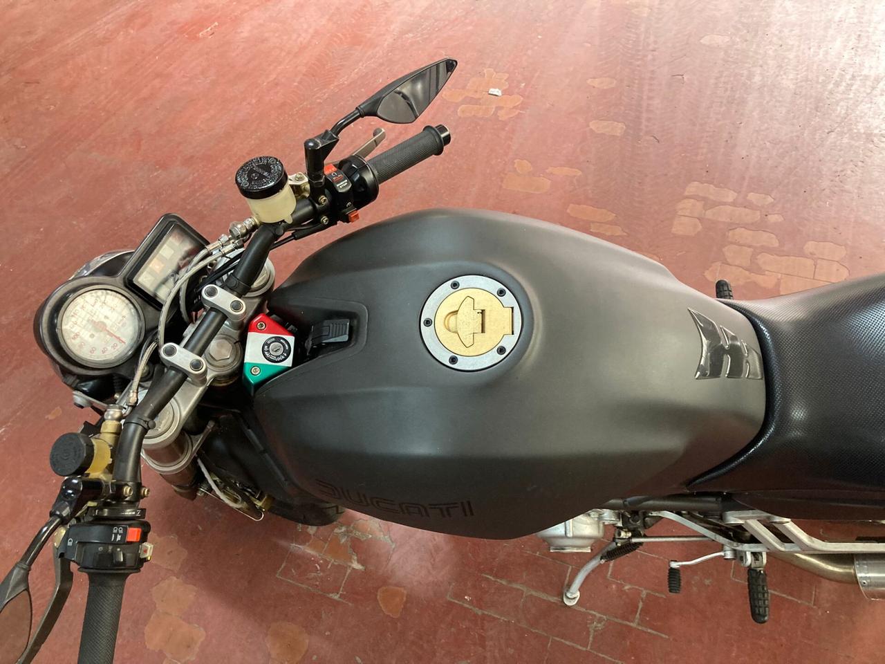 Ducati Monster 900