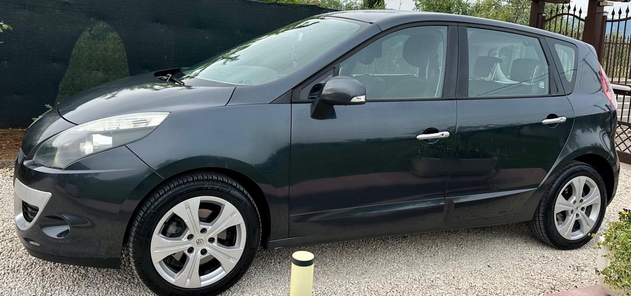 Renault Scenic Scénic X-Mod 1.9 dCi 130CV Luxe