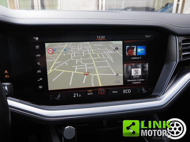 VOLKSWAGEN Touareg 3.0 V6 TDI 286 CV R-LINE