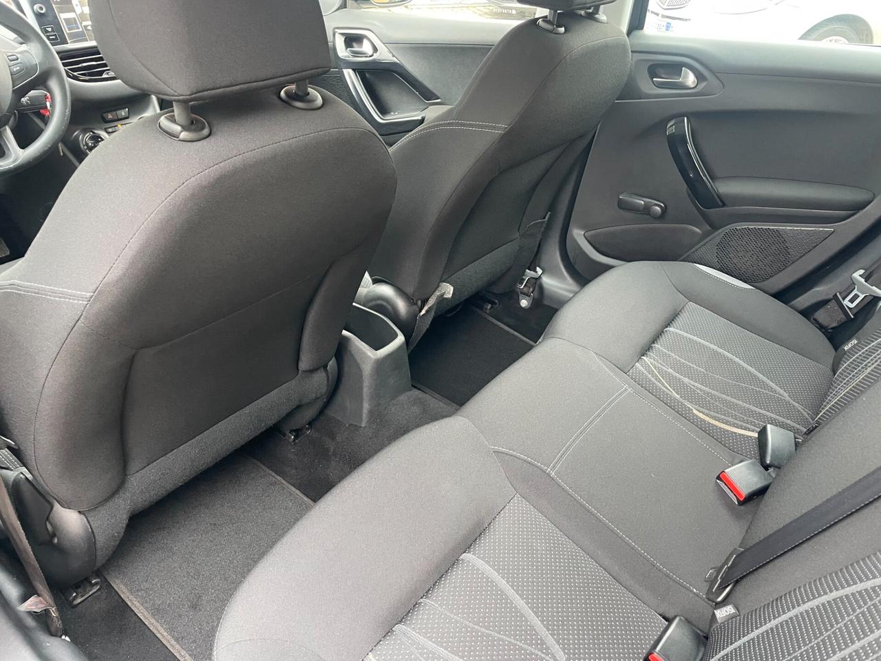 Peugeot 208 1.2 VTi 82 CV 5 porte Active IDONEA NEOPATENTATI