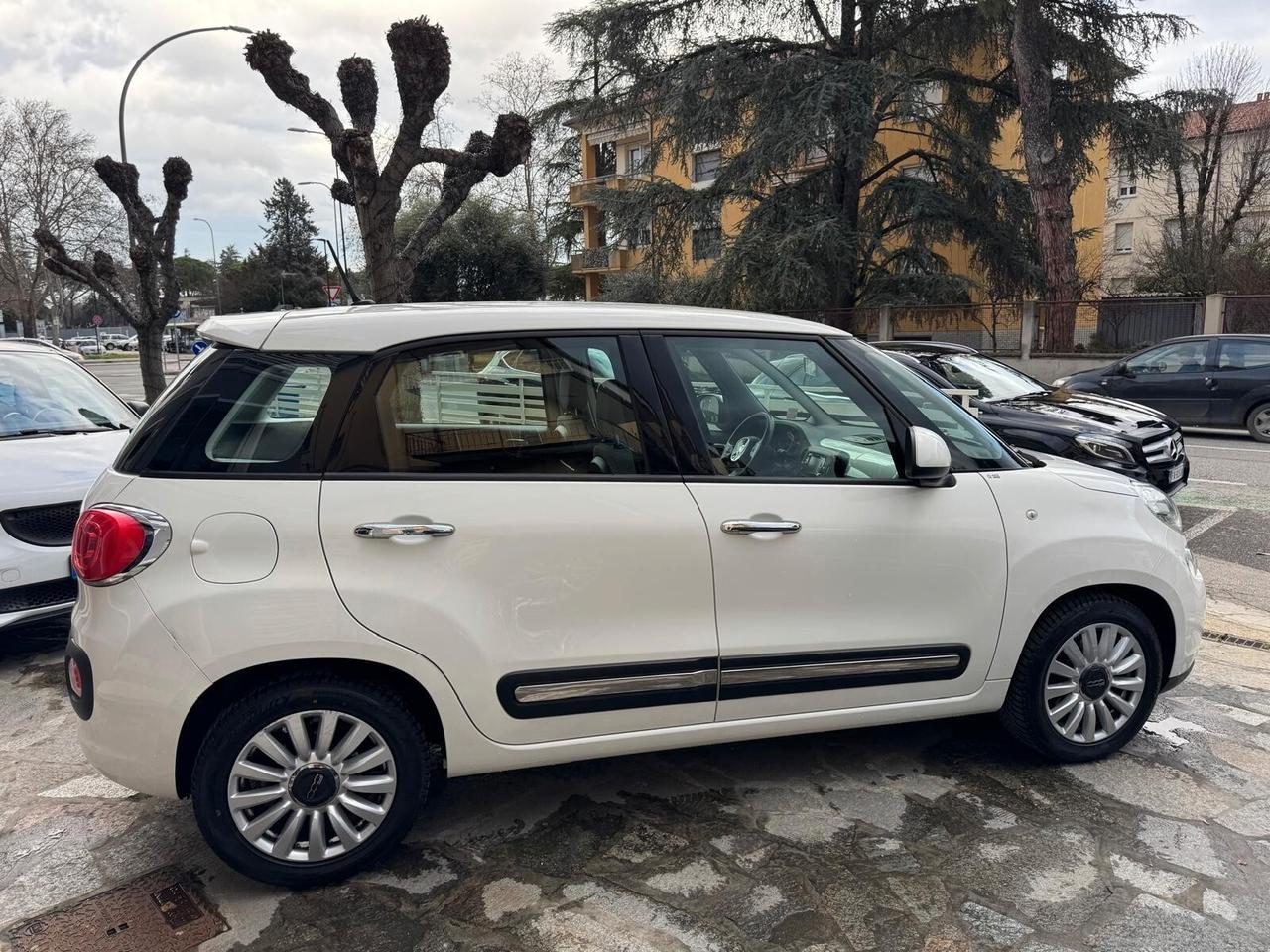 FIAT 500L 1.6 Multijet 105cv LOUNGE NEOPATENTATI