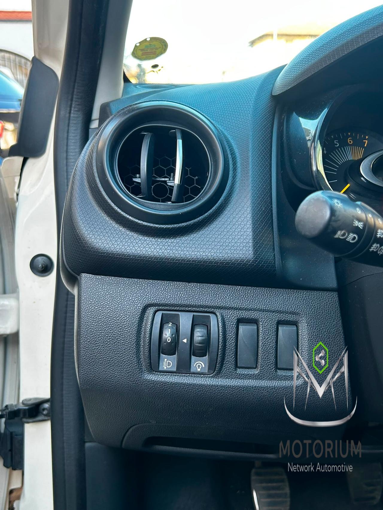 Renault Clio 5P Duel