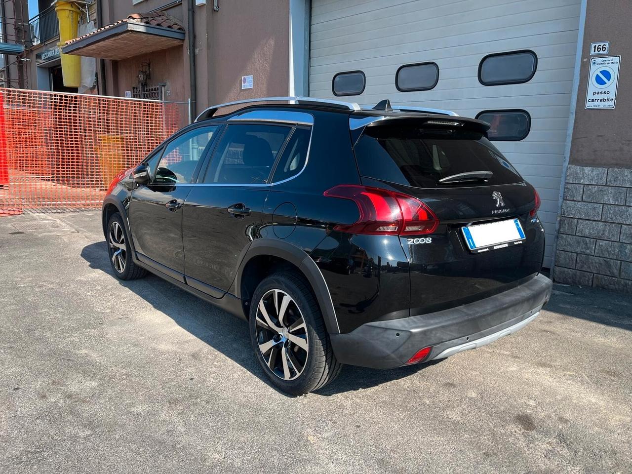 Peugeot 2008 2008 1.2 puretech t Allure s