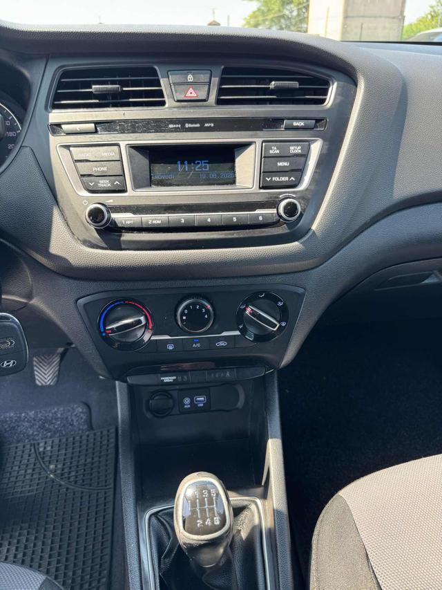 HYUNDAI i20 1.1 CRDi 12V 5 porte Blackline
