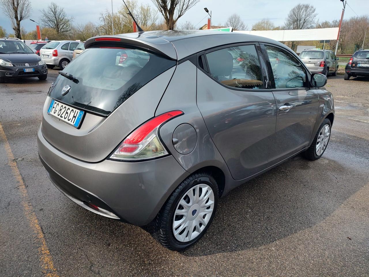 Lancia Ypsilon 1.2 69 CV 5 porte GPL Ecochic Silver, OK NEOPATENTATI, GARANZIA L.12 MESI