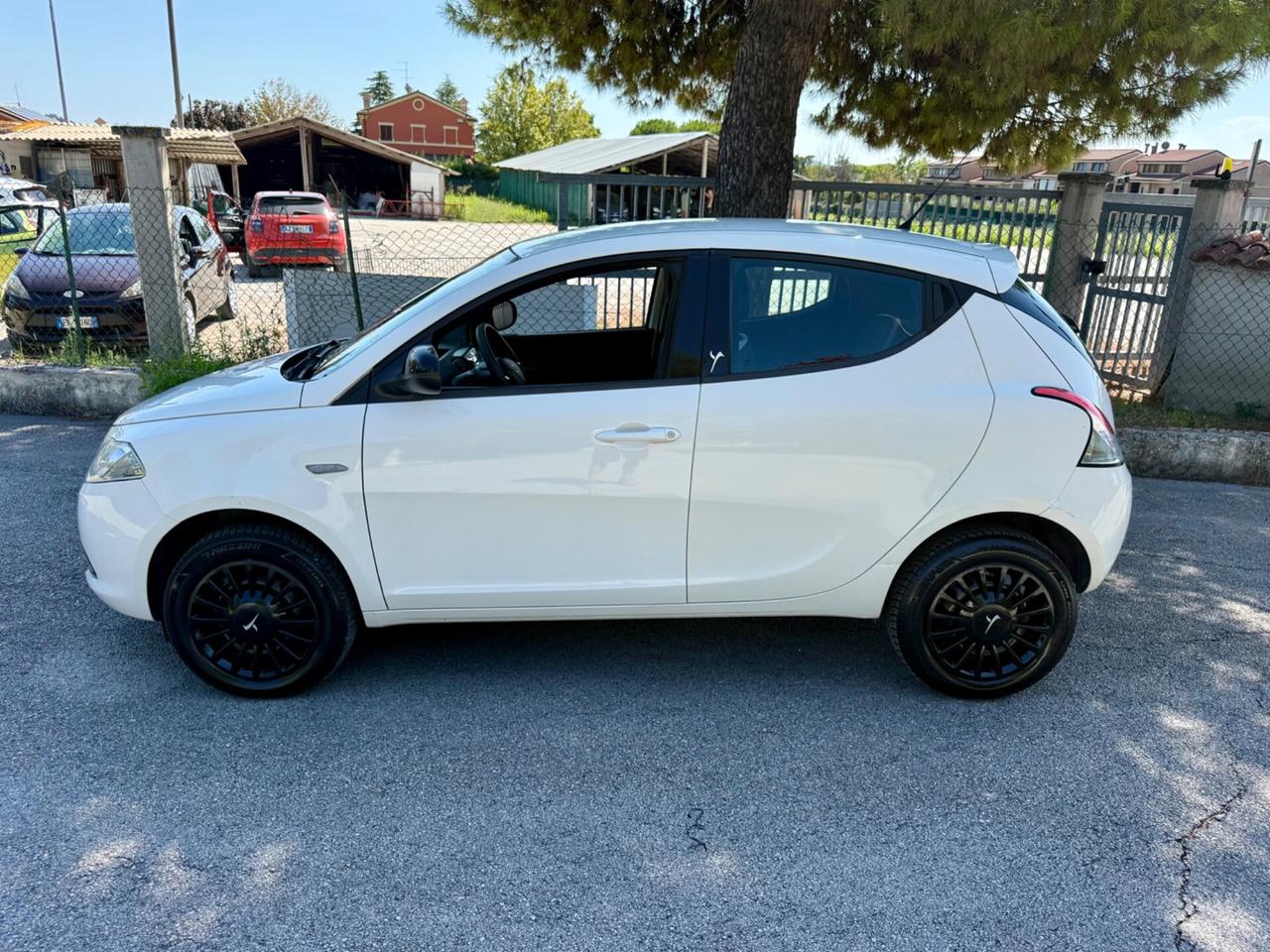 Lancia Ypsilon Ecochic Euro6B neopatentati uniprop