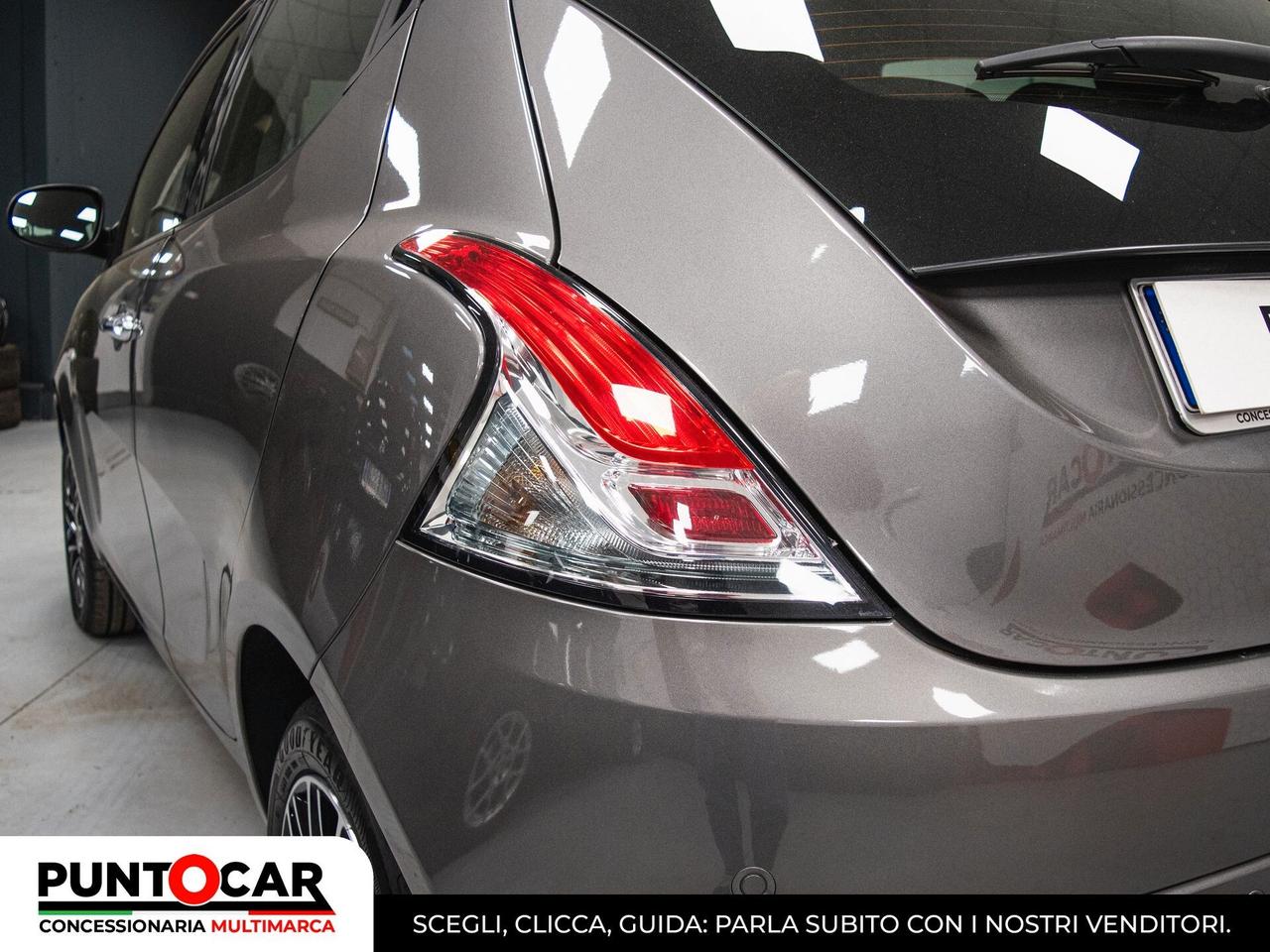 Lancia Ypsilon 1.0 FireFly 5 porte S&S Hybrid Platino
