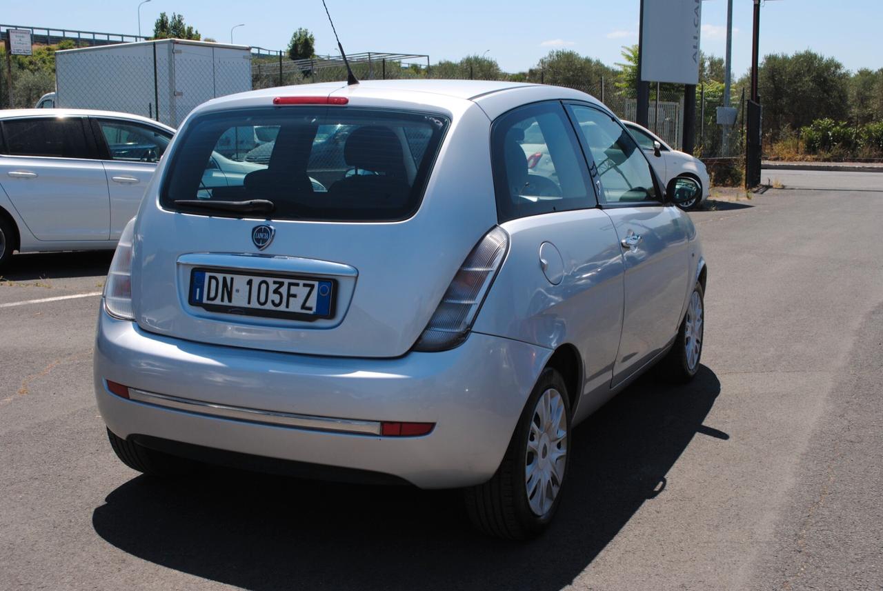 Lancia Ypsilon 1.2 60 CV OK NEOPATENTATI