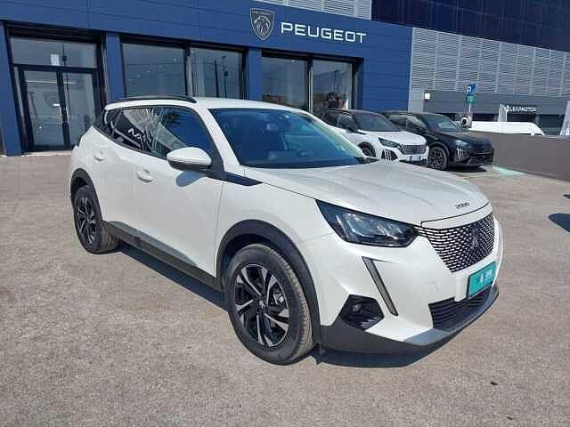 Peugeot 2008 motore elettrico 136 CV Allure Pack