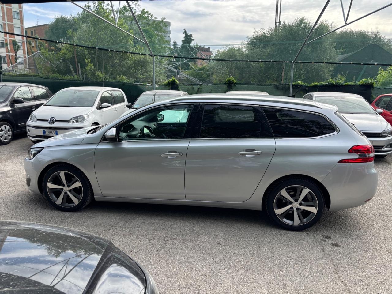 Peugeot 308 1.6 hdi 120cv automatica SW Allure