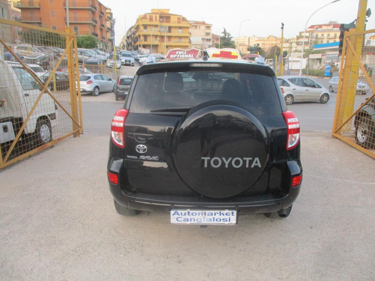 Toyota RAV 4 D-4D 150 CV CON GANGIO TRAINO 2013
