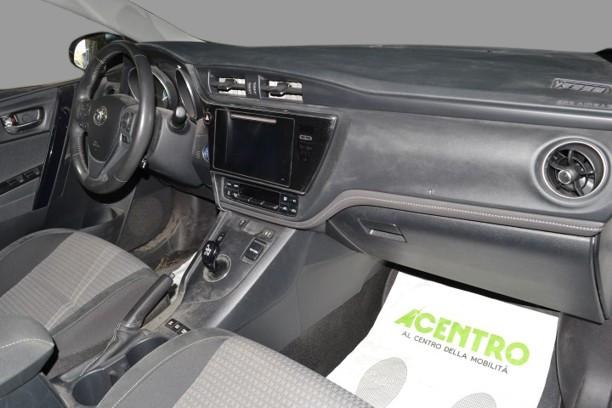 TOYOTA AURIS 1,8 hybrid e-CVT