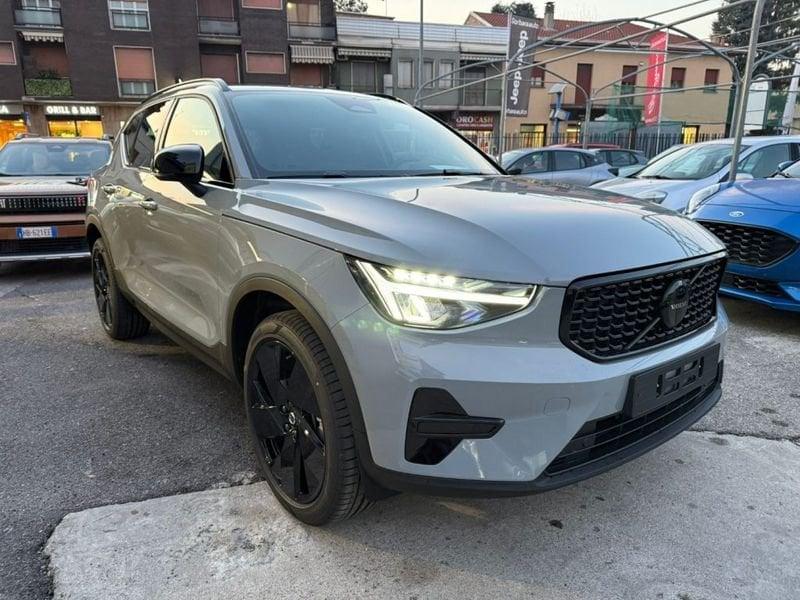 Volvo XC40 B3 automatico Plus Black Edition