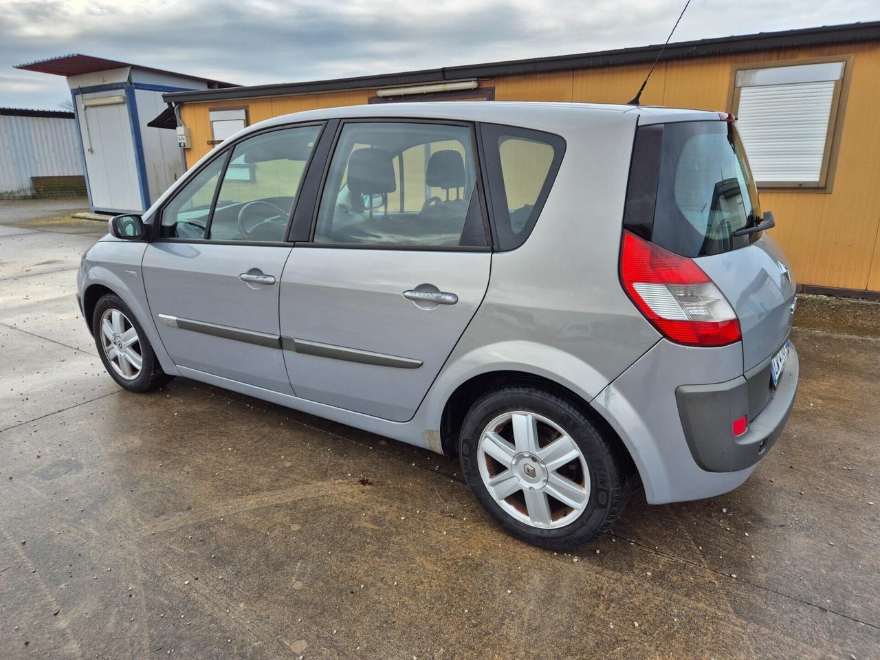 Renault Scenic Scénic 1.5 dCi/100CV Confort neopat