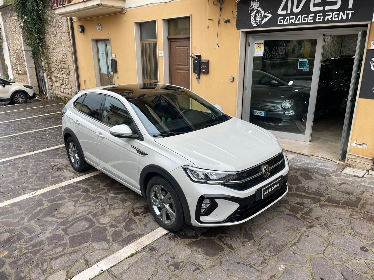 Volkswagen Taigo 1.0 TSI 110 CV DSG R-Line + Tetto