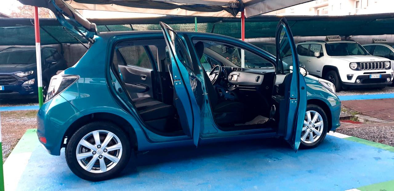 TOYOTA YARIS 1.5 BENZINA/IBRIDA FULL OPTIONAL KM 71 MILA