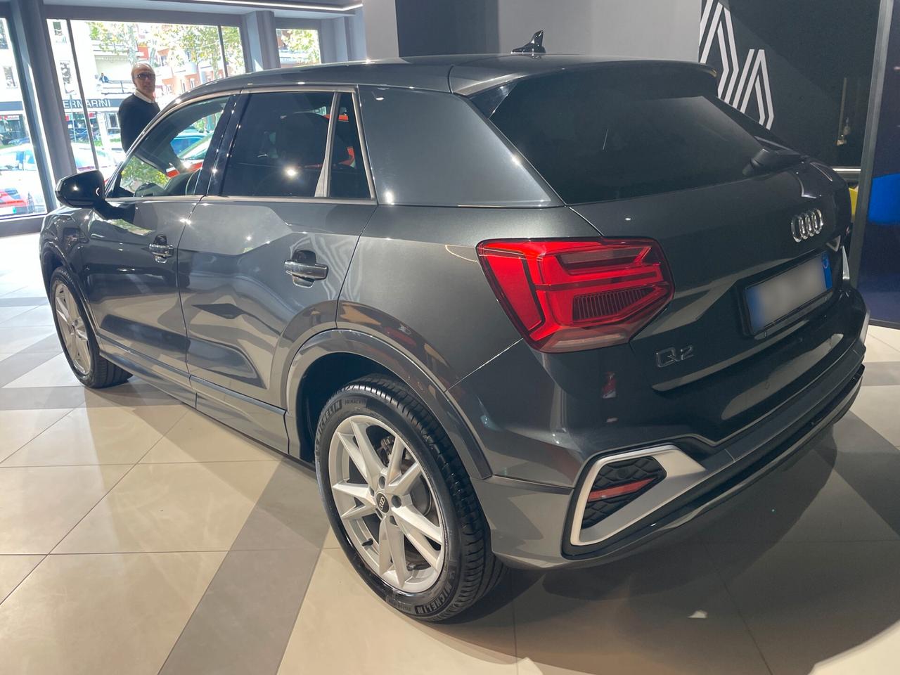 Audi Q2 35 TDI S tronic Identity Black