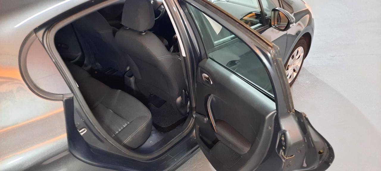 Peugeot 208 1.2 VTi 82 CV 5 porte Access
