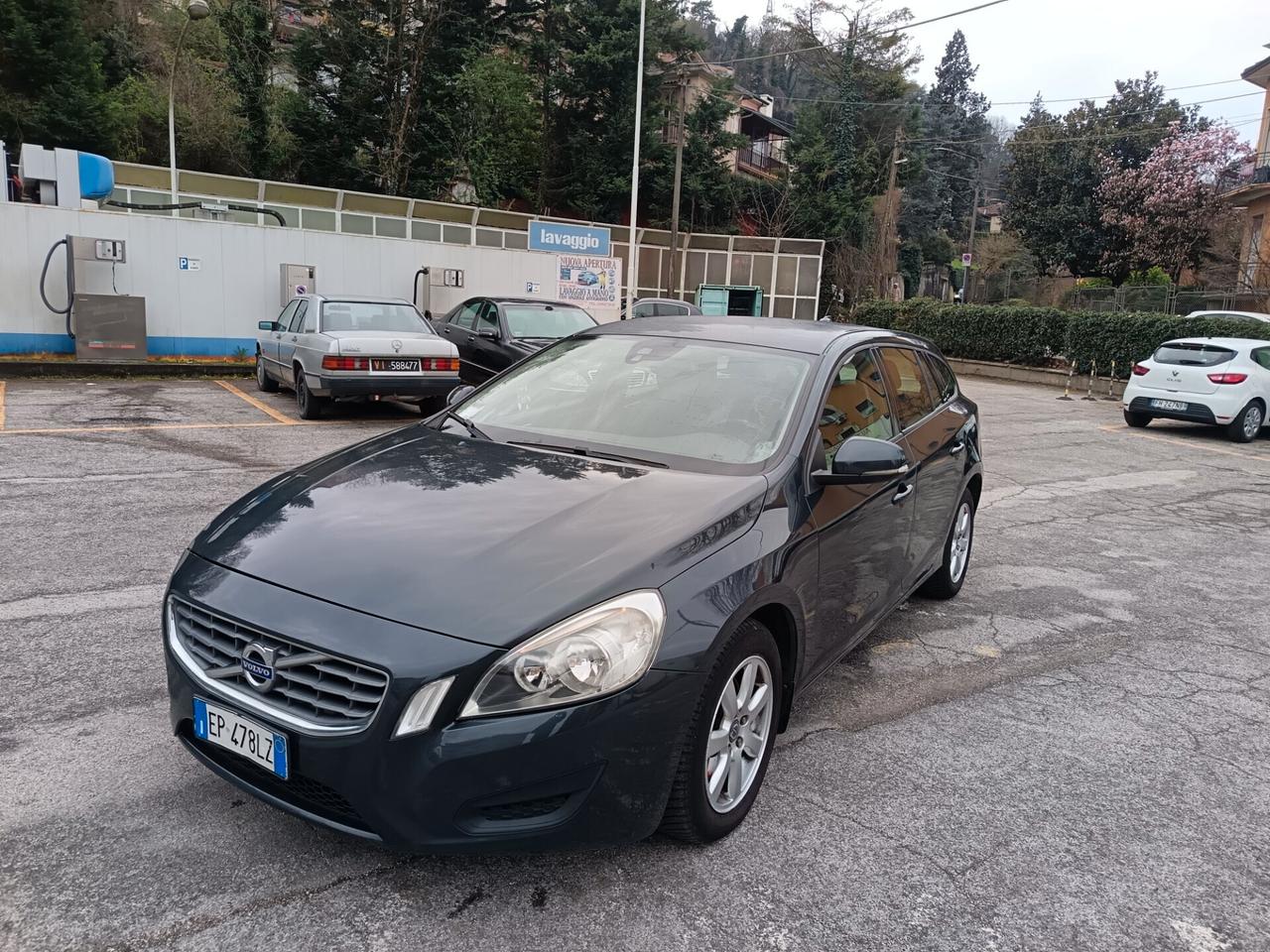 Volvo V60 D3 Geartronic Summum 2012