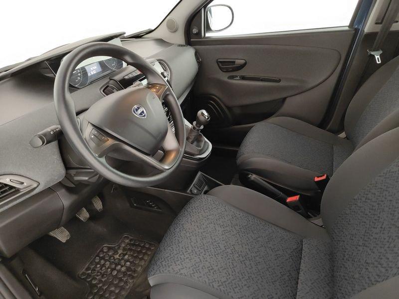 Lancia Ypsilon 1.0 FireFly 5 porte S&S Hybrid Silver