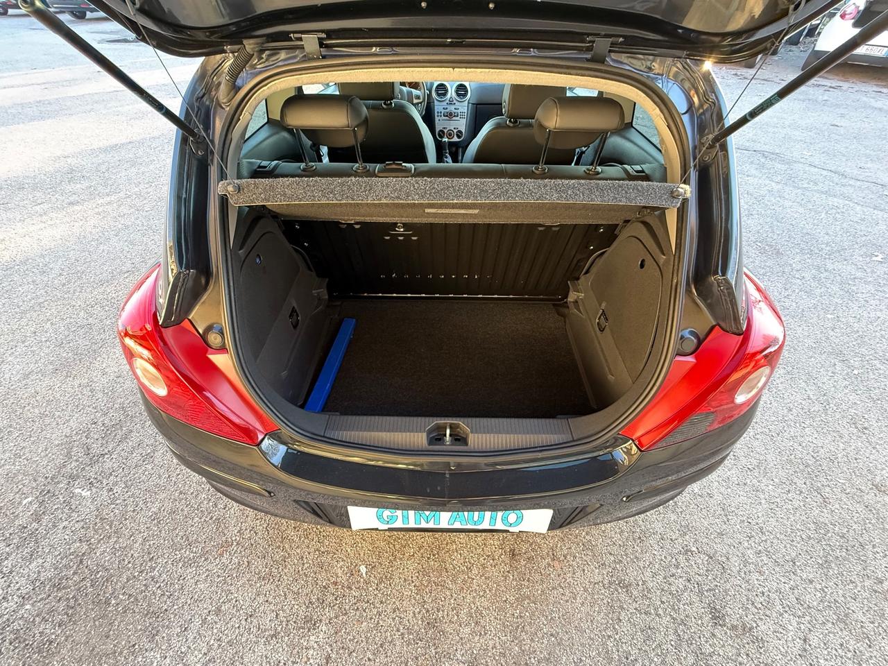 Opel Corsa 1.2 Benzina- Neopatentati