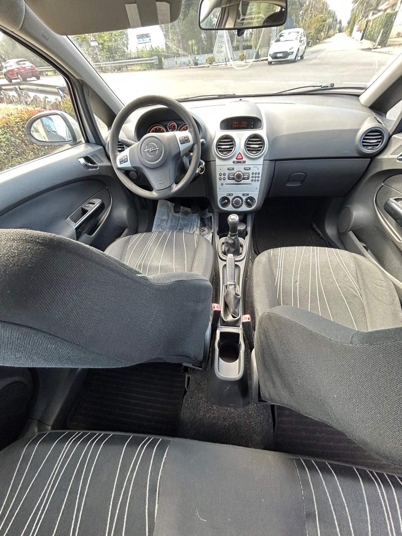 Opel Corsa 1.2 5 porte Cosmo