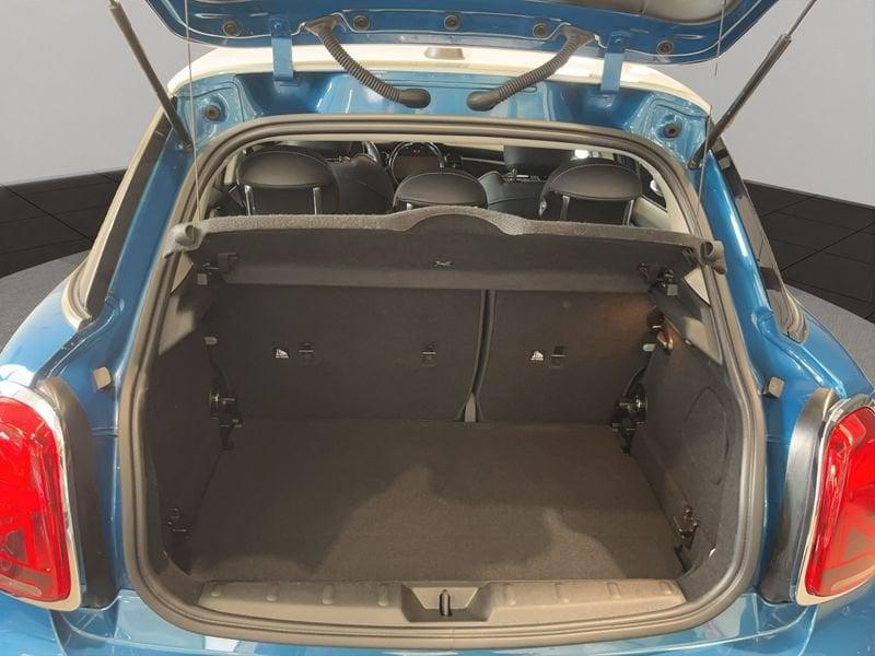 MINI Mini 5 porte 1.5 Cooper Essential auto 5porte