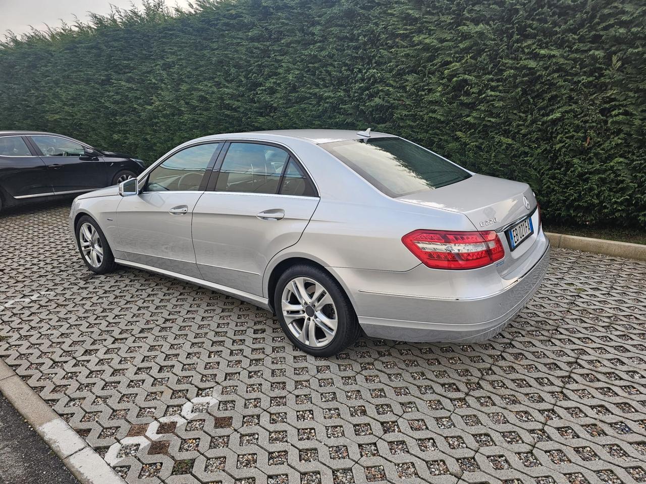 Mercedes-benz E 220 AVANTGARDE AMG