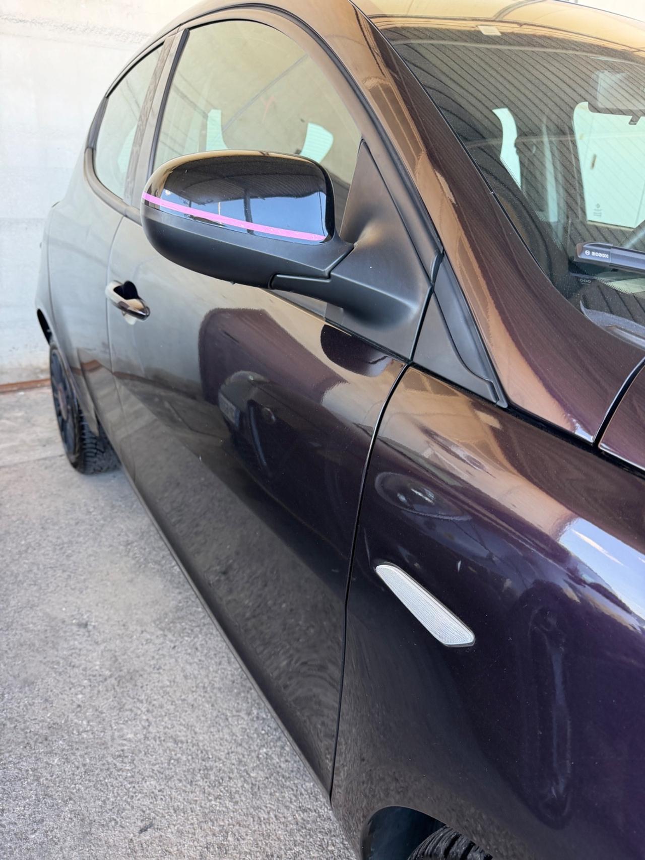 Lancia Ypsilon 1.2 69 CV 5 porte S&S Platinum