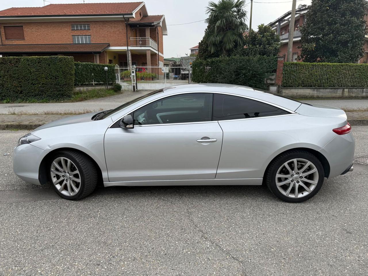 Renault Laguna Wave 2.0 dCi FAP