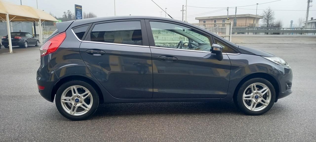 Ford Fiesta Modello Titanium cc. 1.000 Benzina 5 Porte 5 Posti Utilizzabile anche dai Neopatentati.