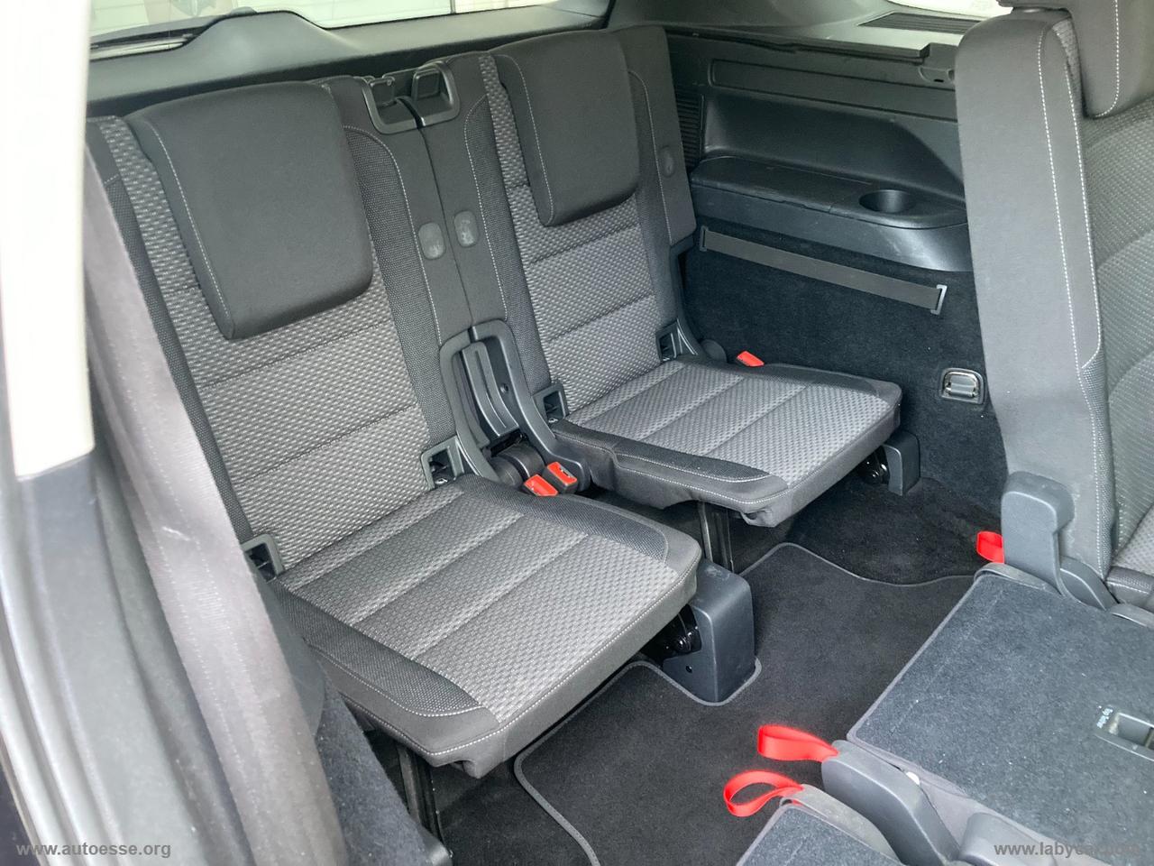 VOLKSWAGEN Touran 2.0 TDI 150 CV DSG Business BMT