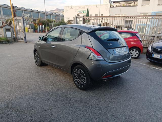 LANCIA Ypsilon 1.0 FireFly 5 porte S&S Hybrid Silver