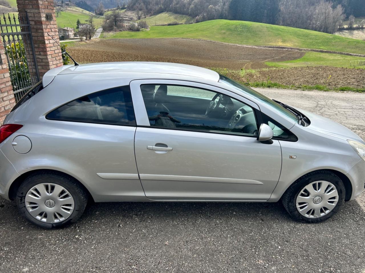 Opel Corsa 1.0 12V 3 porte Enjoy