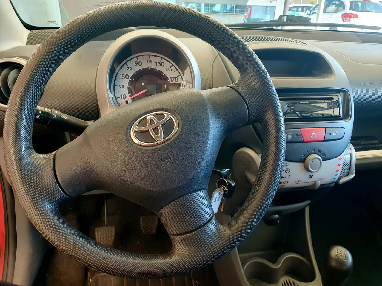 Toyota Aygo 1.0 BENZ - 5 porte - 2010 - KM. 100.000