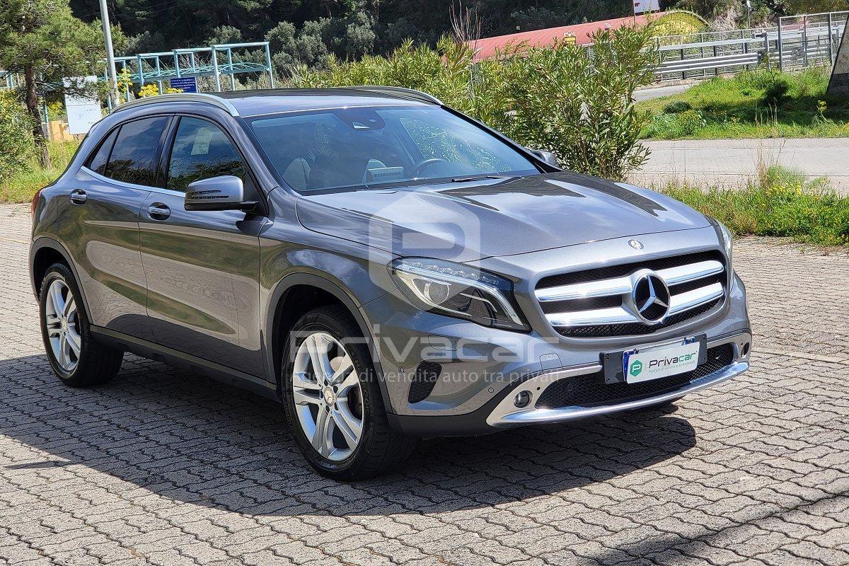 MERCEDES GLA 200 d Business