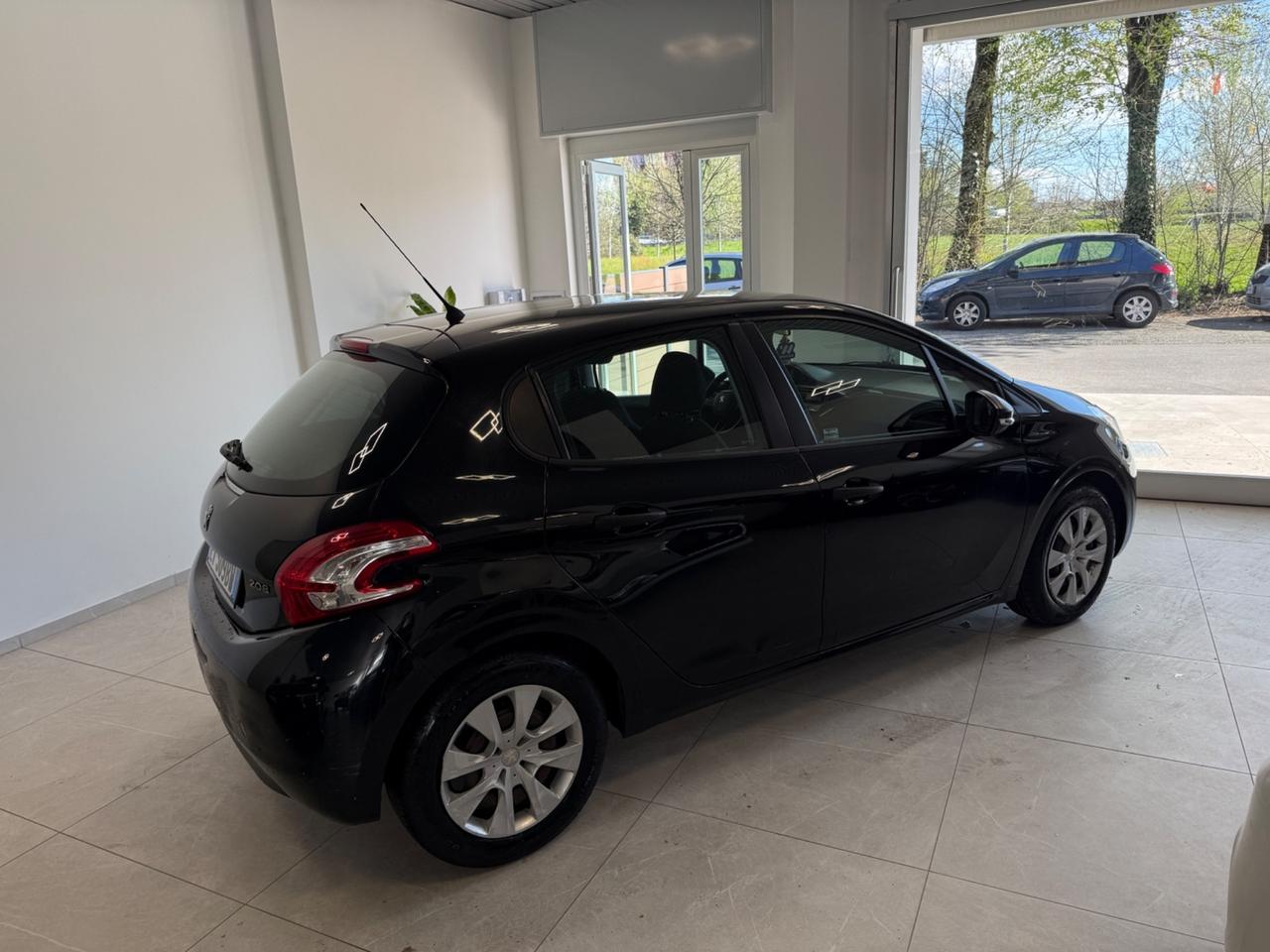 Peugeot 208 PureTech 82 5 porte Allure