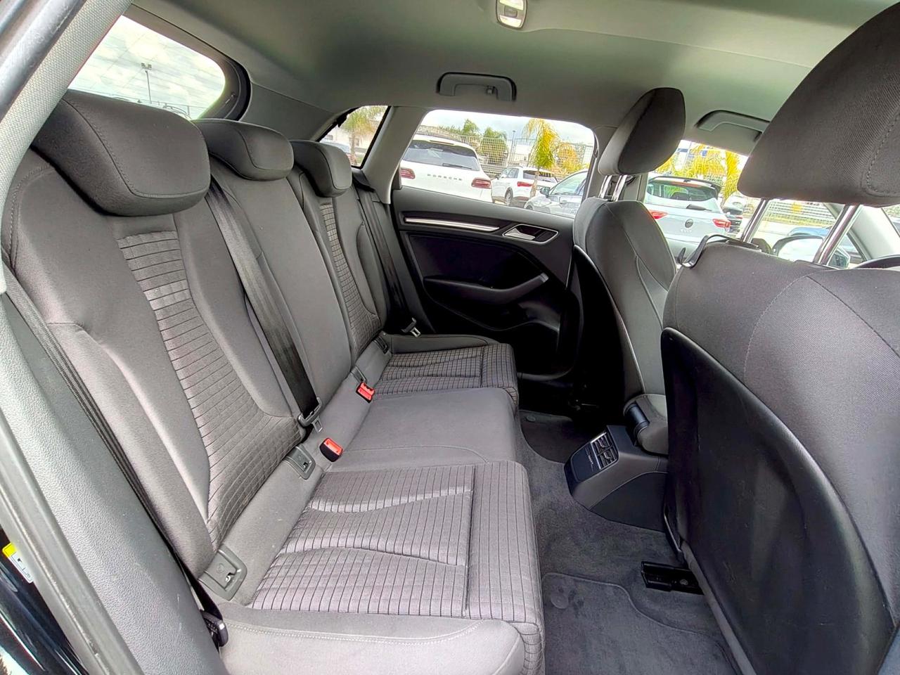 Audi A3 SPB 1.6 TDI S tronic Line - 2017